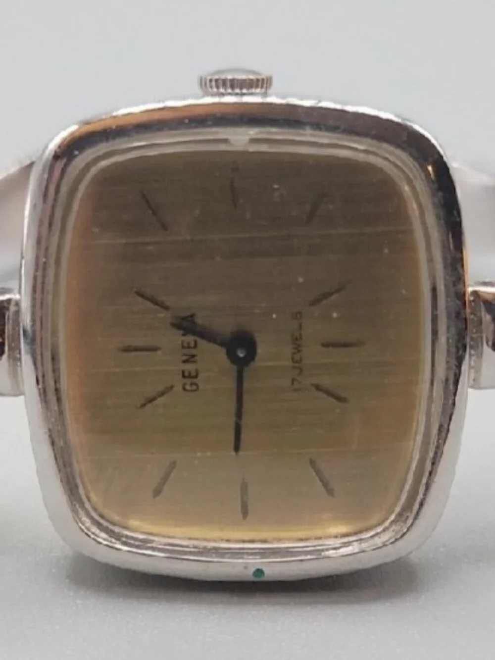 Vintage Geneva 17 Jewels Mechanical Ladies Cocktail Watch Cushion Case RUNS